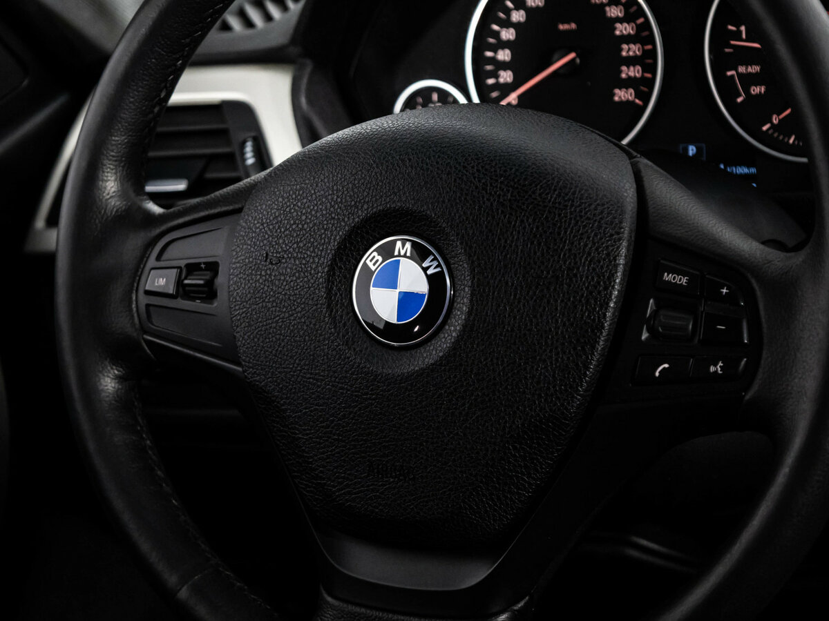 BMW 3 серии с пробегом — 2016 год. Фото: #9