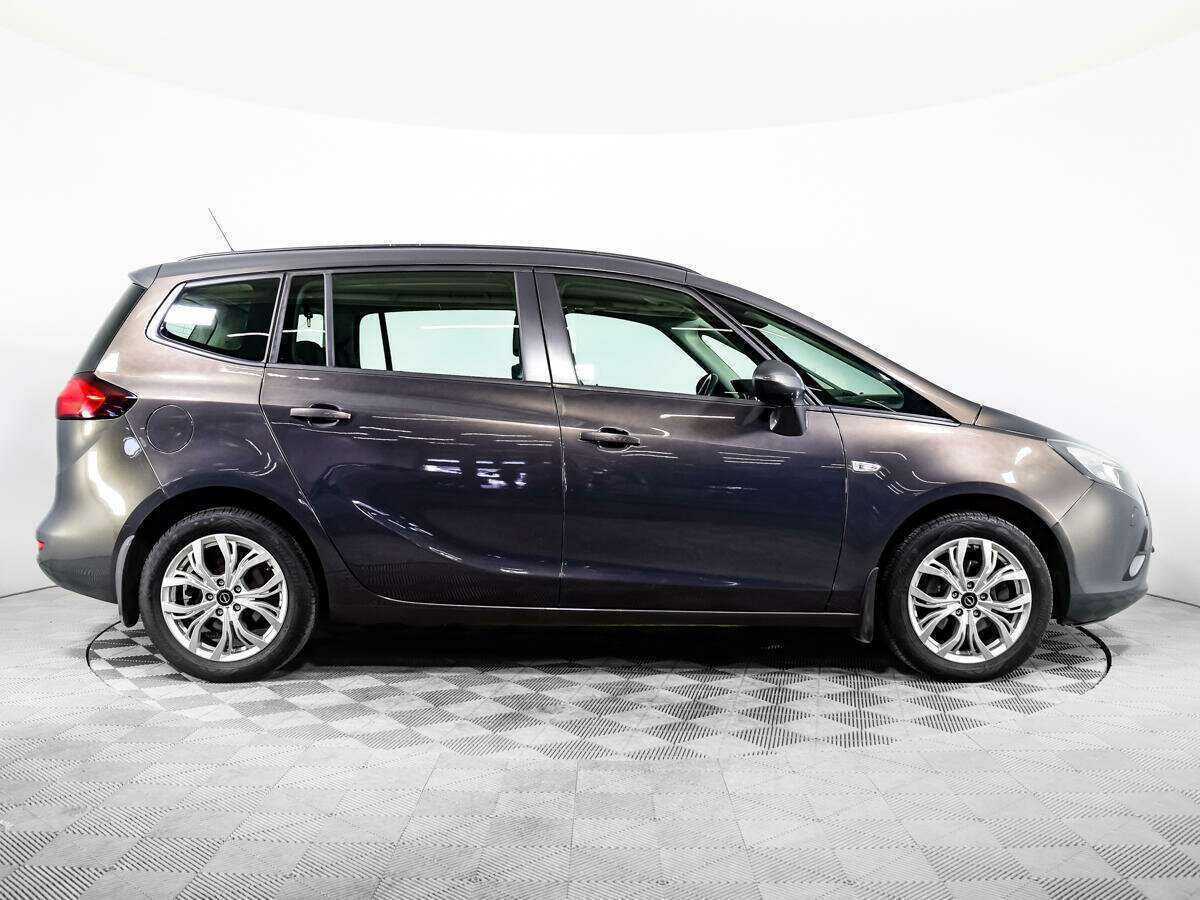 Opel Zafira с пробегом — 2014 год. Фото: #3