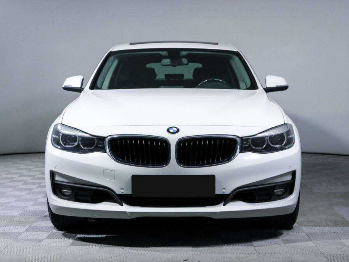 BMW 3 серии с пробегом — 2019 год. Фото: #1