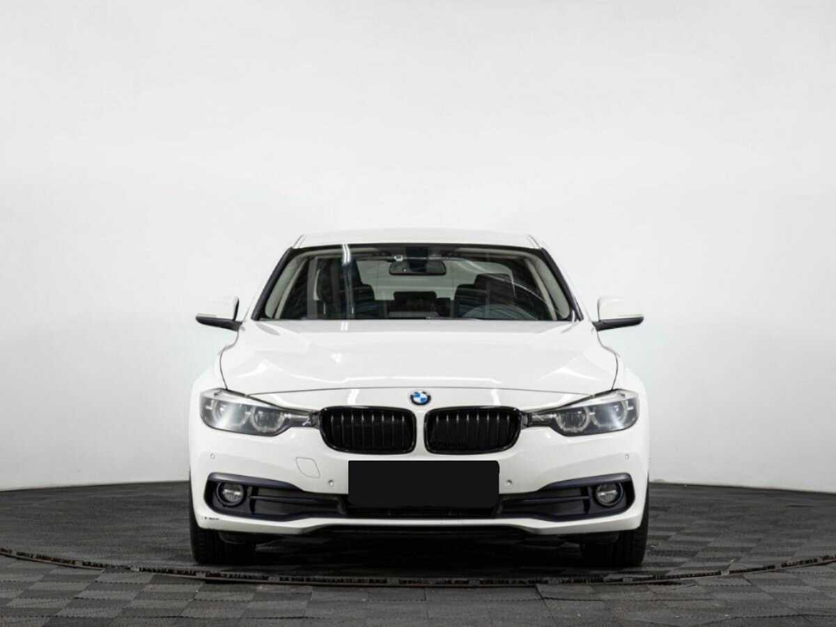 BMW 3 серии с пробегом — 2017 год. Фото: #1