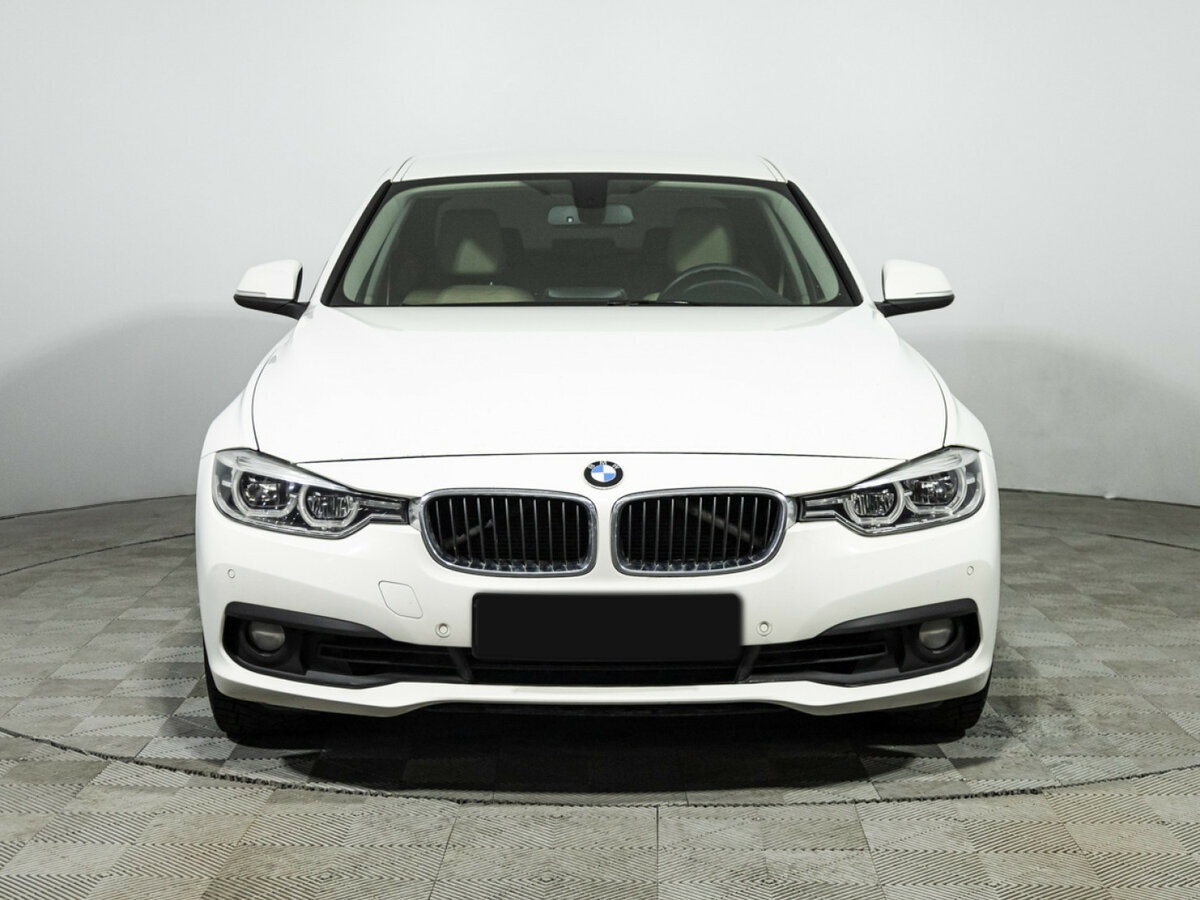 BMW 3 серии с пробегом — 2015 год. Фото: #1