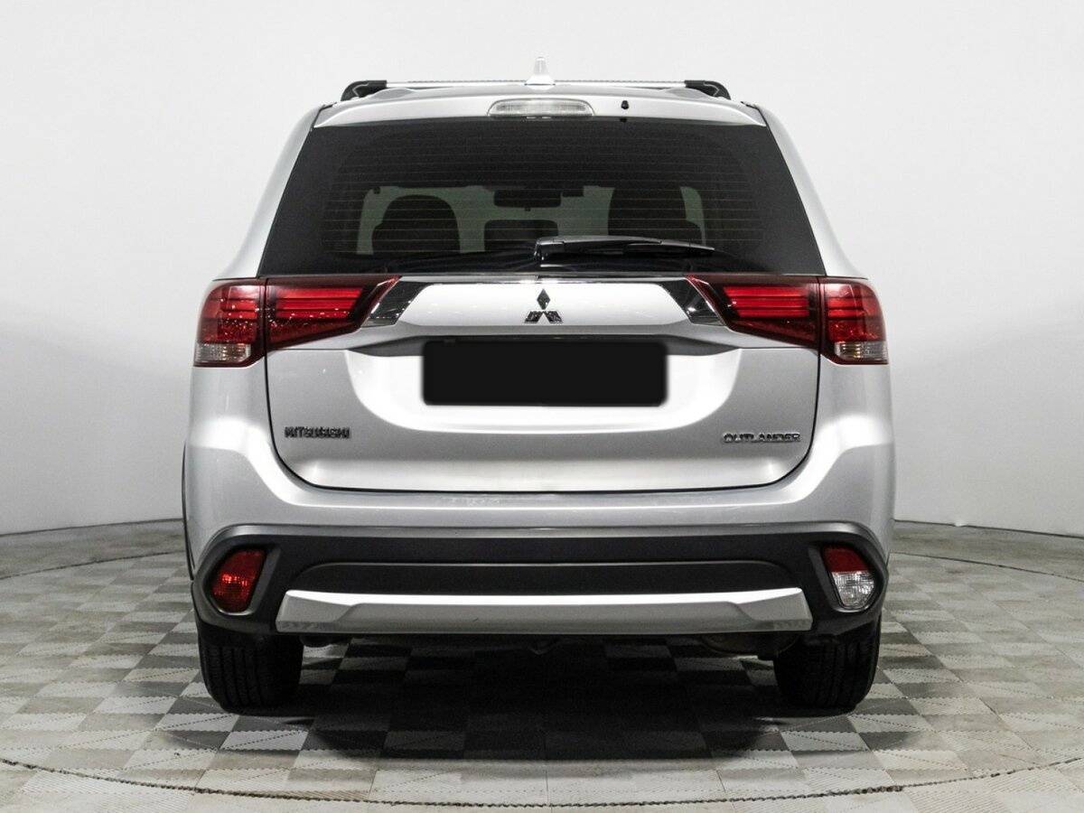 Mitsubishi Outlander с пробегом — 2017 год. Фото: #5