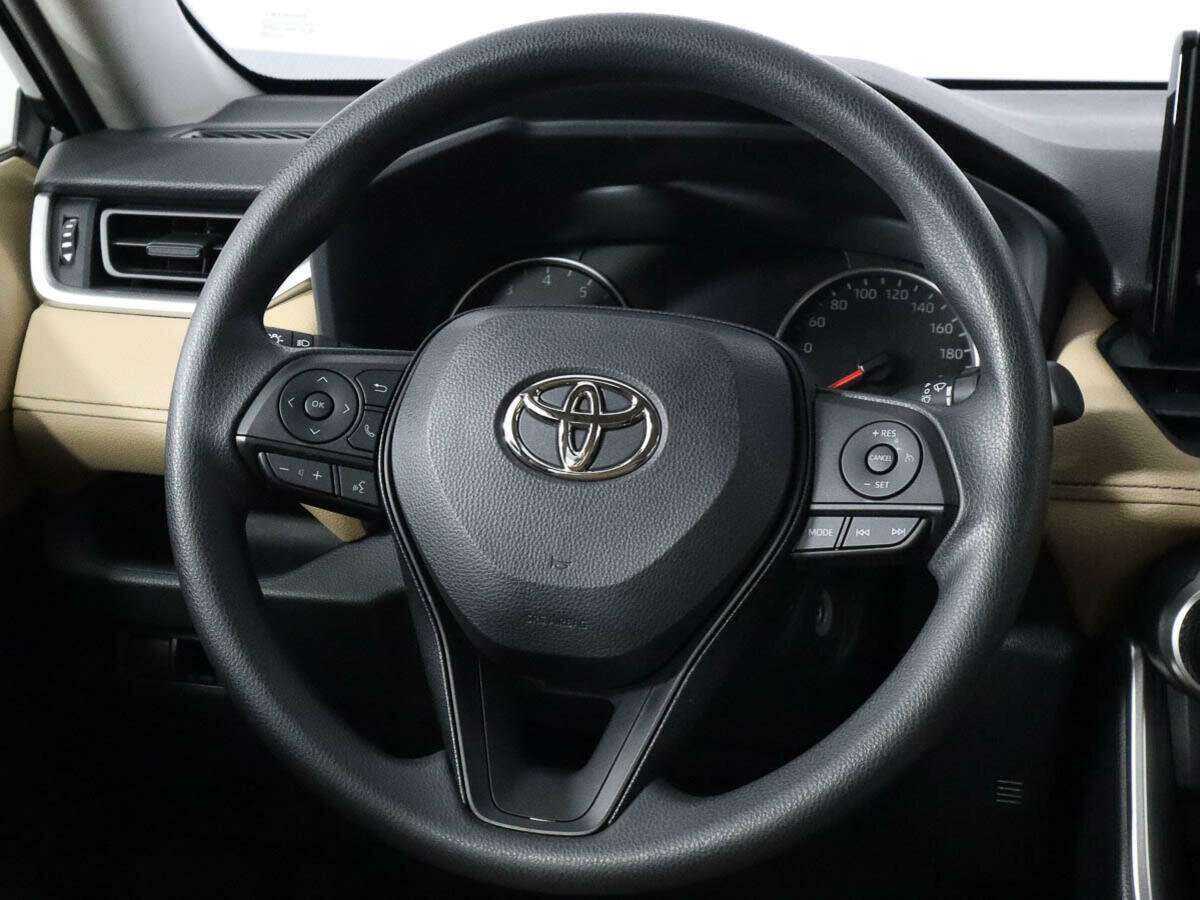 Toyota RAV4 с пробегом — 2022 год. Фото: #11