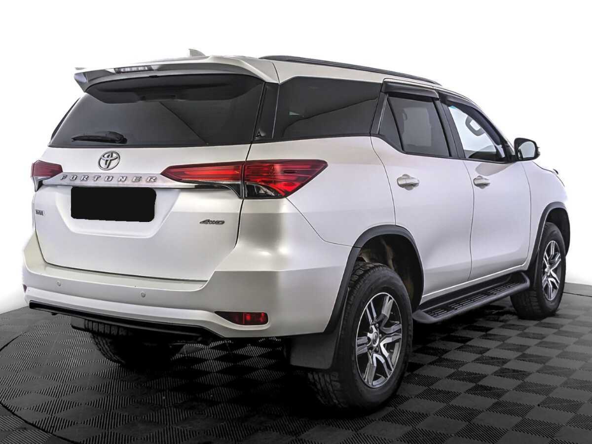 Toyota Fortuner с пробегом — 2018 год. Фото: #4