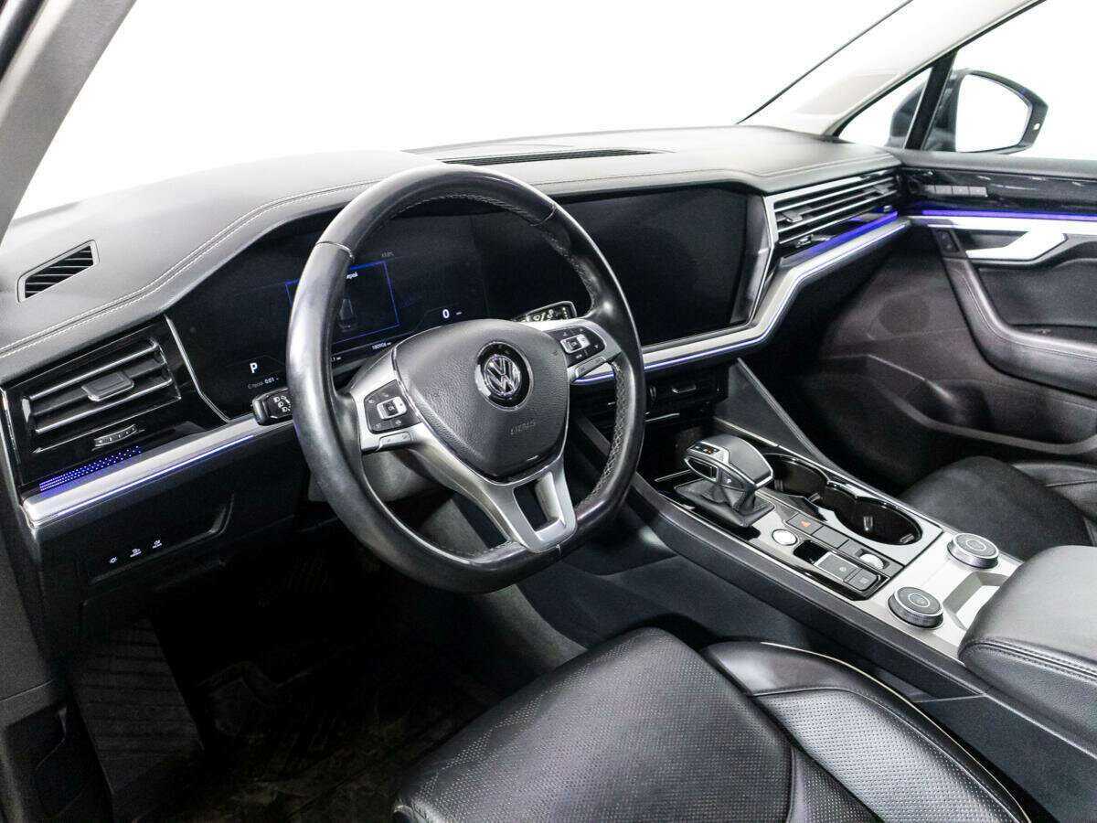 Volkswagen Touareg с пробегом — 2018 год. Фото: #10