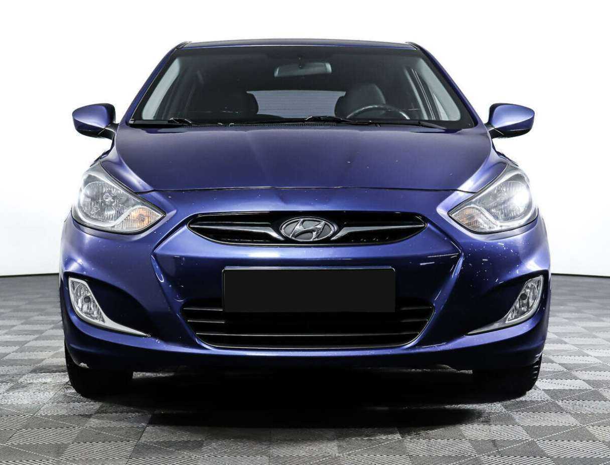 Hyundai Solaris с пробегом — 2012 год. Фото: #1