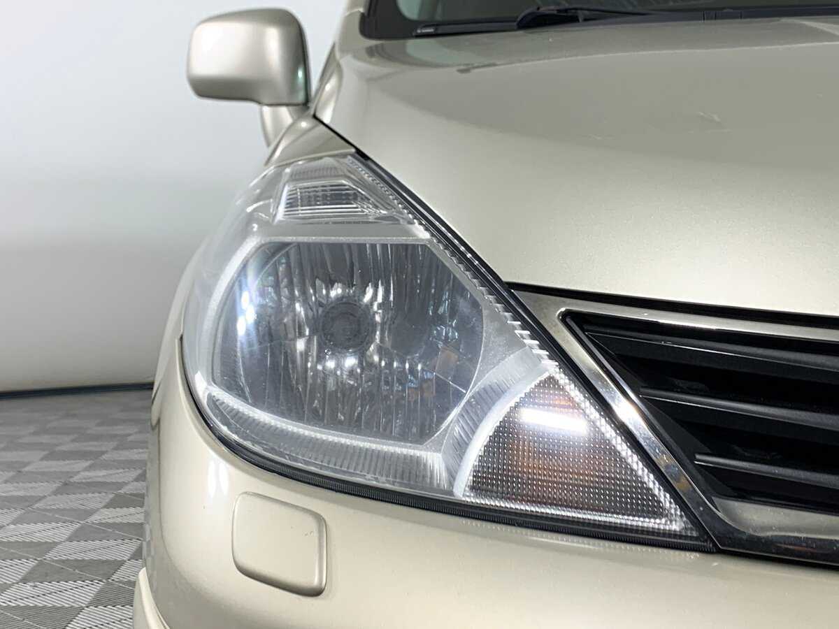 Nissan Tiida с пробегом — 2010 год. Фото: #8