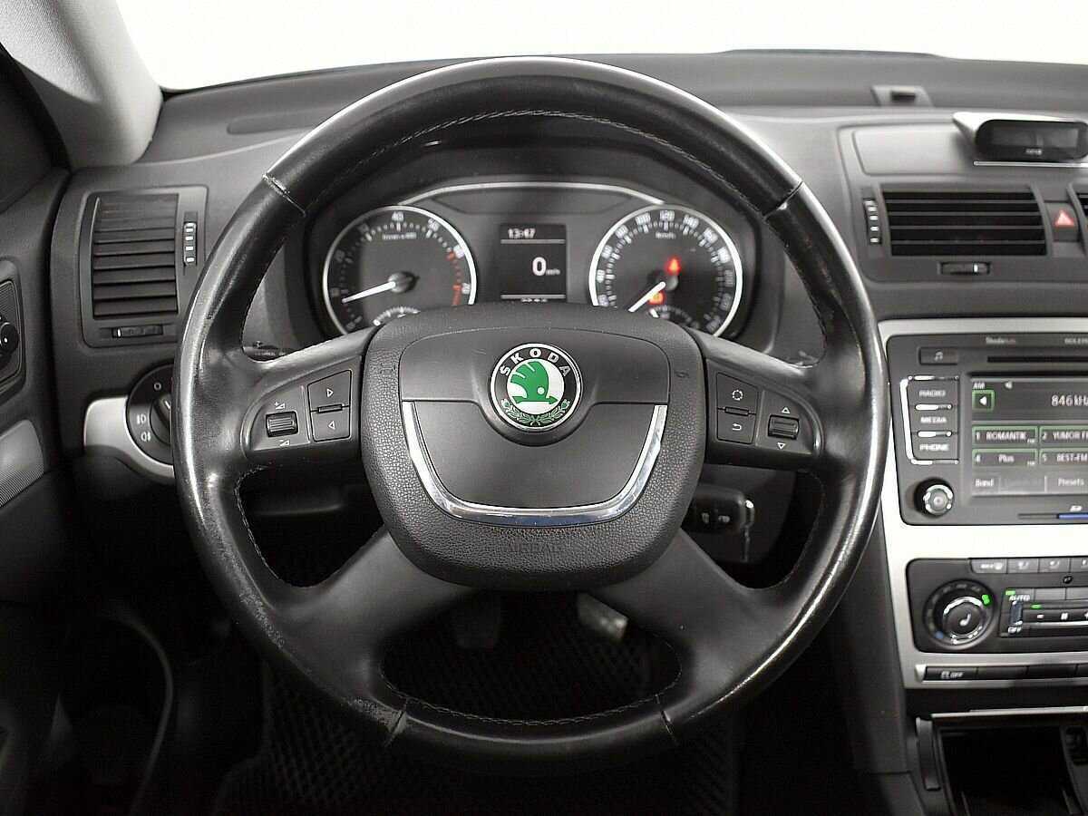 Skoda Octavia с пробегом — 2010 год. Фото: #10