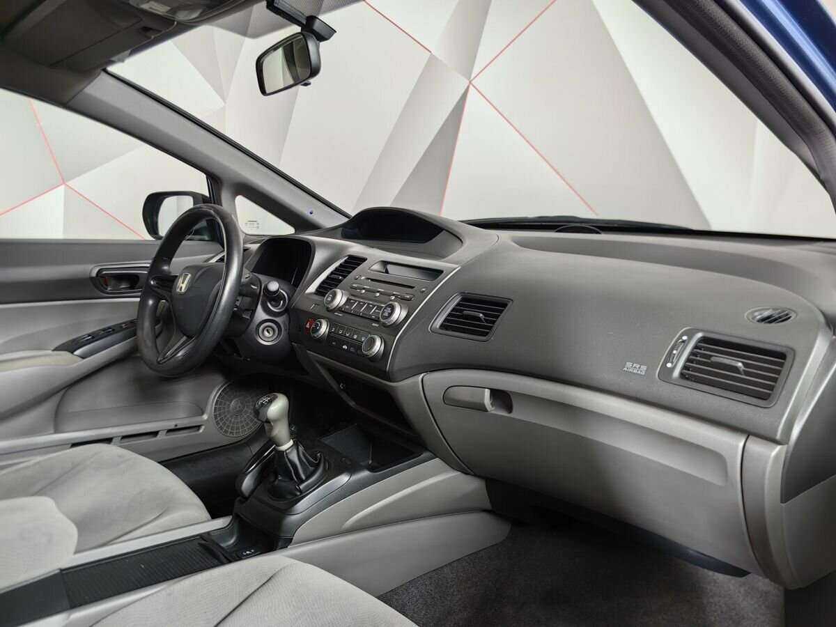 Honda Civic с пробегом — 2008 год. Фото: #8
