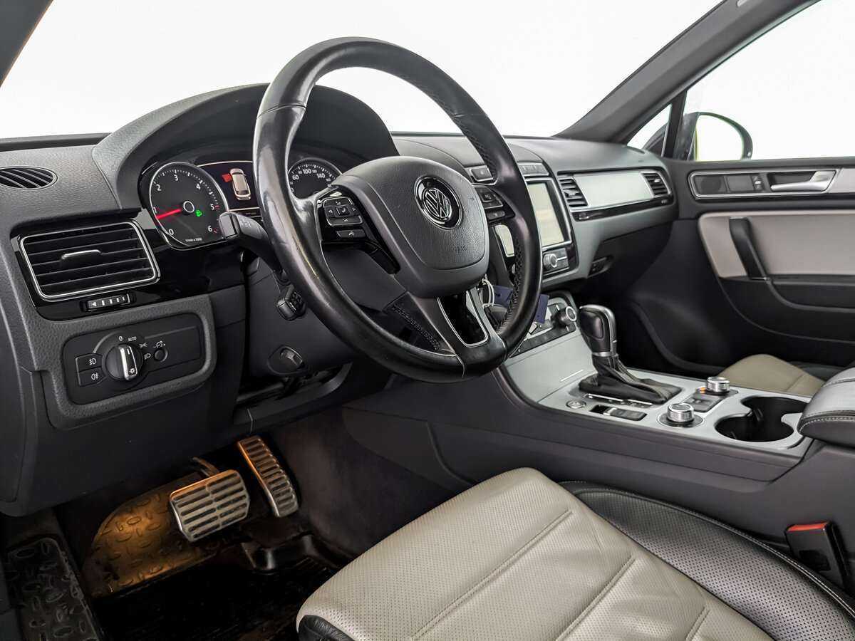 Volkswagen Touareg с пробегом — 2017 год. Фото: #13
