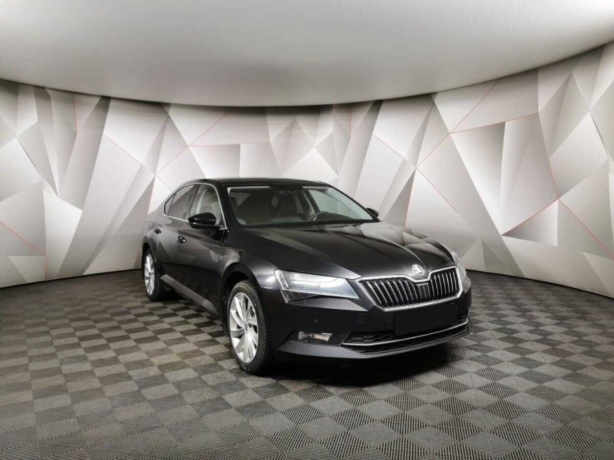 Skoda Superb с пробегом — 2017 год. Фото: #2