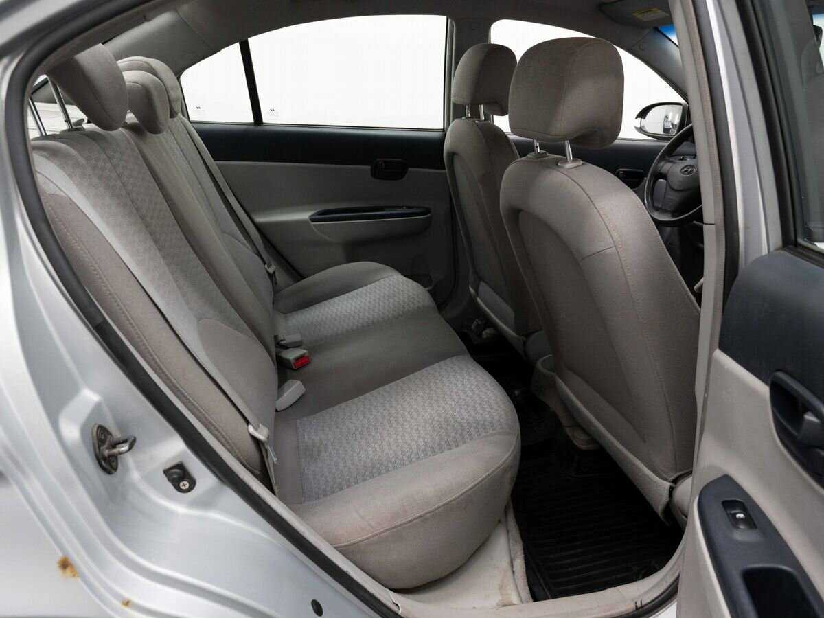 Hyundai Verna с пробегом — 2006 год. Фото: #9