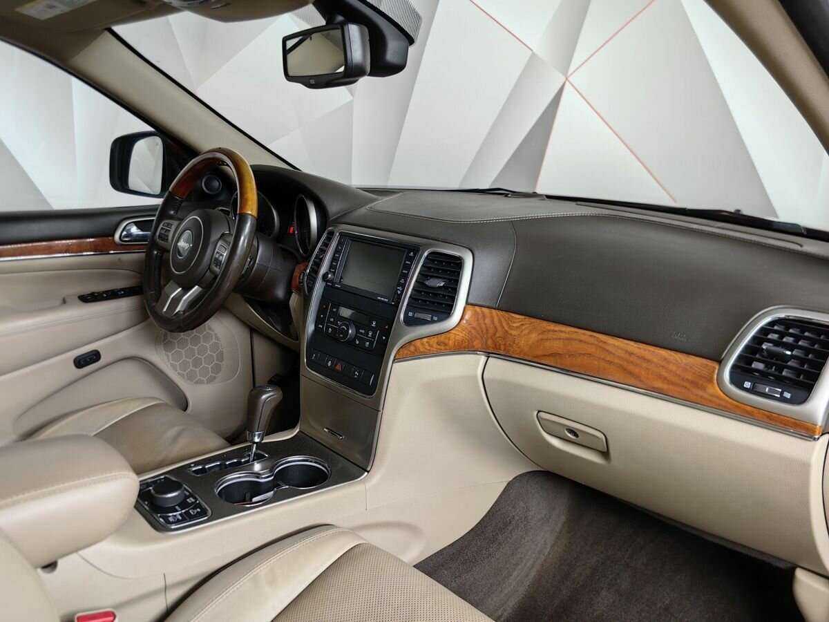 Jeep Grand Cherokee с пробегом — 2012 год. Фото: #8