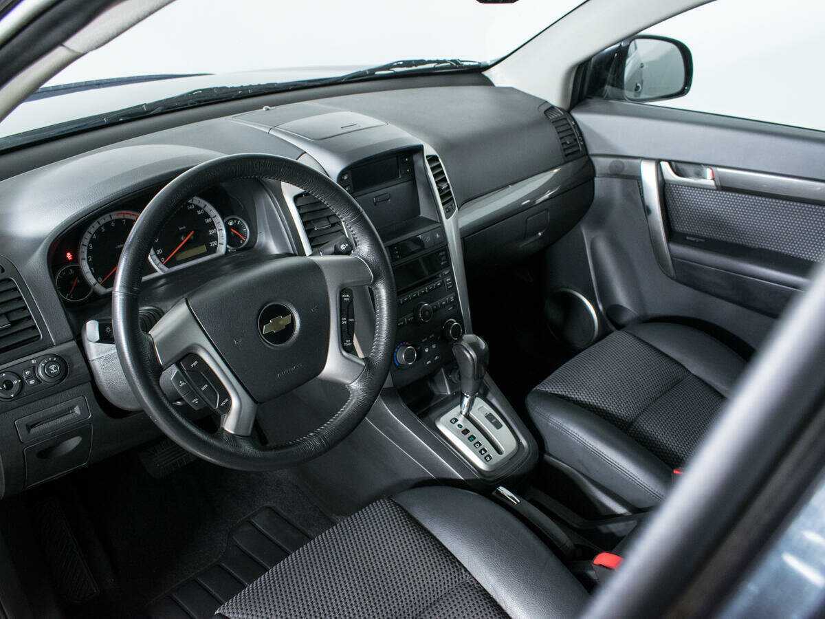 Chevrolet Captiva с пробегом — 2008 год. Фото: #12