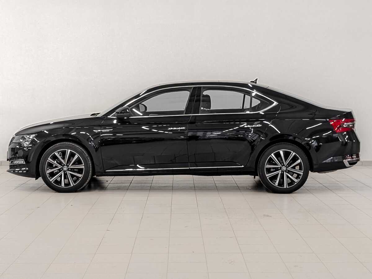 Skoda Superb с пробегом — 2024 год. Фото: #2