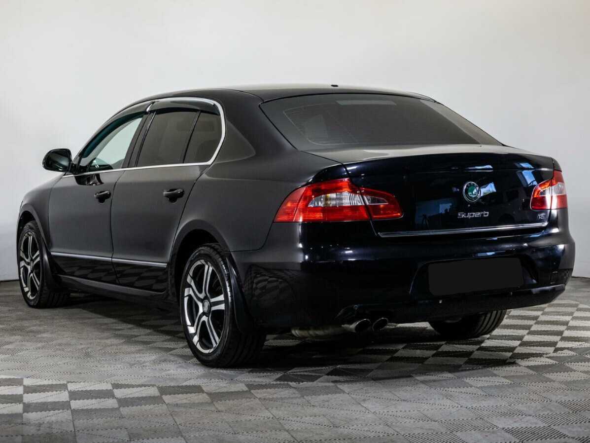 Skoda Superb с пробегом — 2011 год. Фото: #6