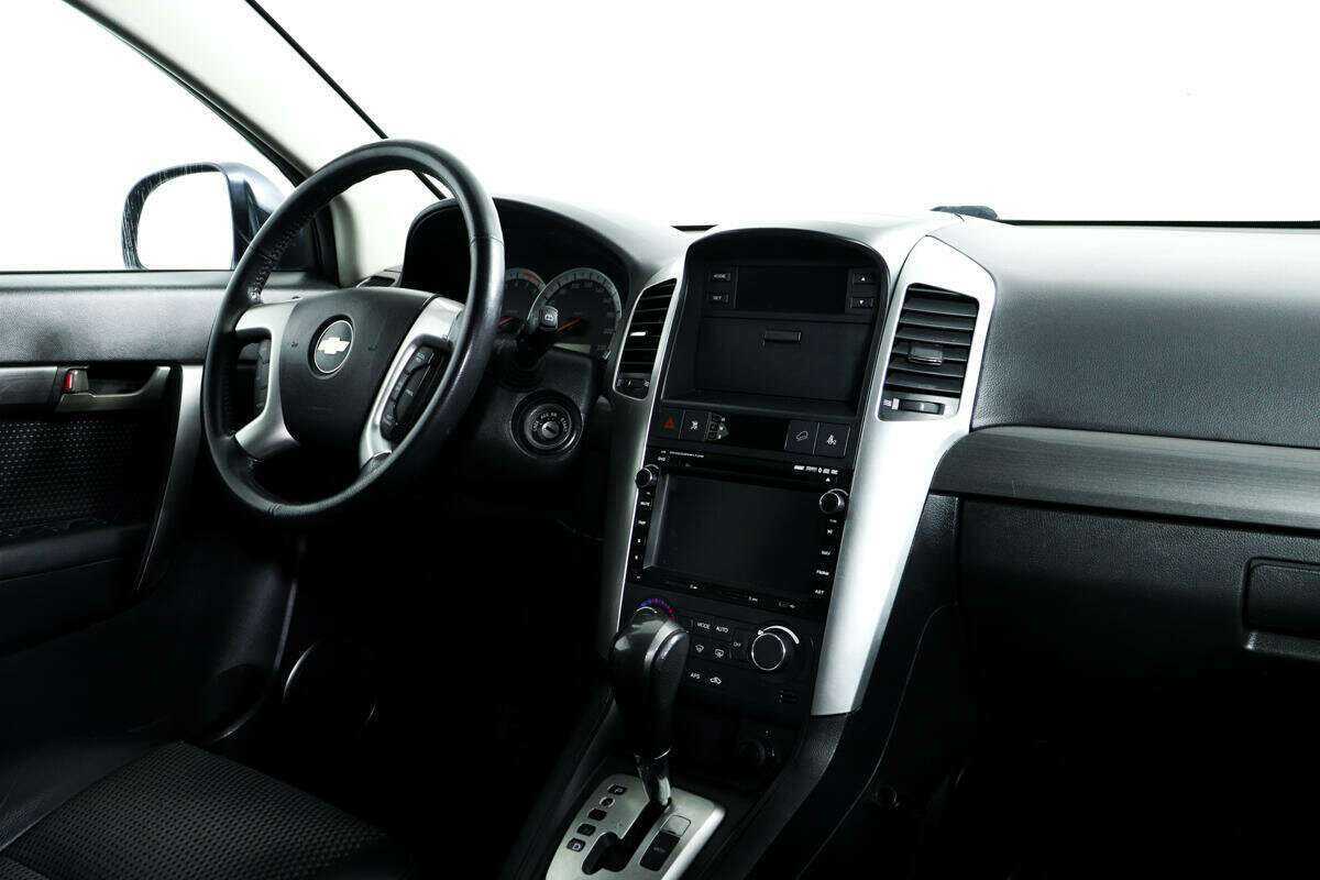 Chevrolet Captiva с пробегом — 2008 год. Фото: #8