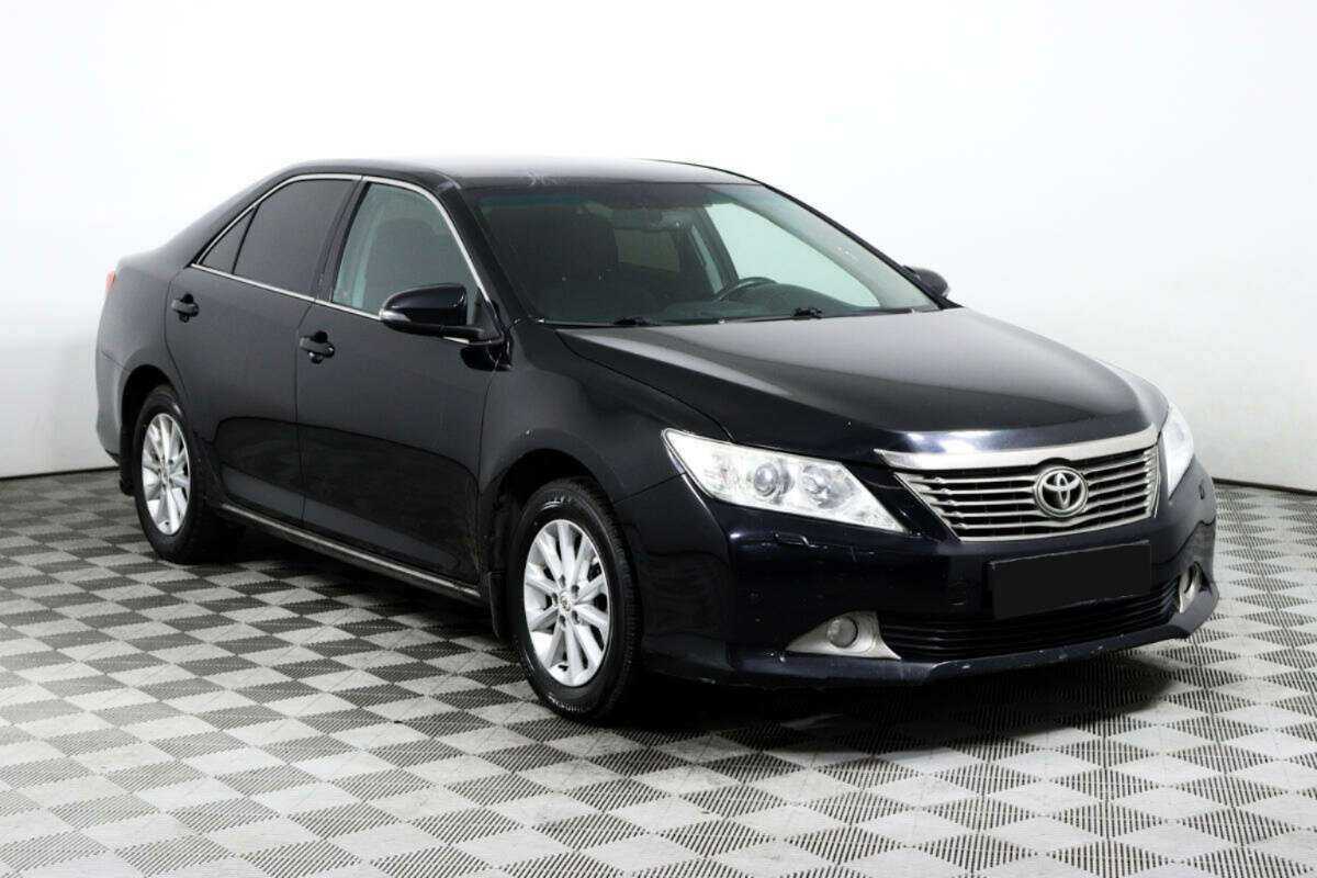 Toyota Camry с пробегом — 2012 год. Фото: #2