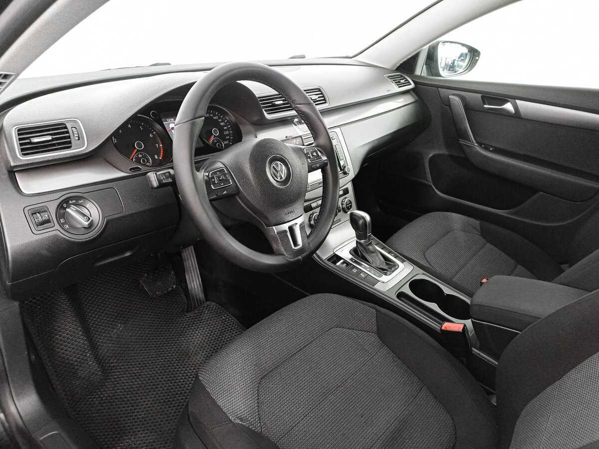 Volkswagen Passat с пробегом — 2011 год. Фото: #13