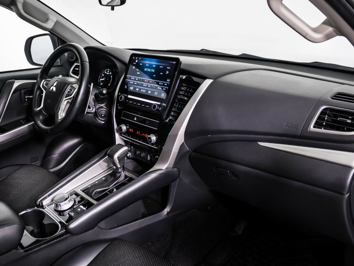 Mitsubishi Pajero Sport с пробегом — 2020 год. Фото: #6