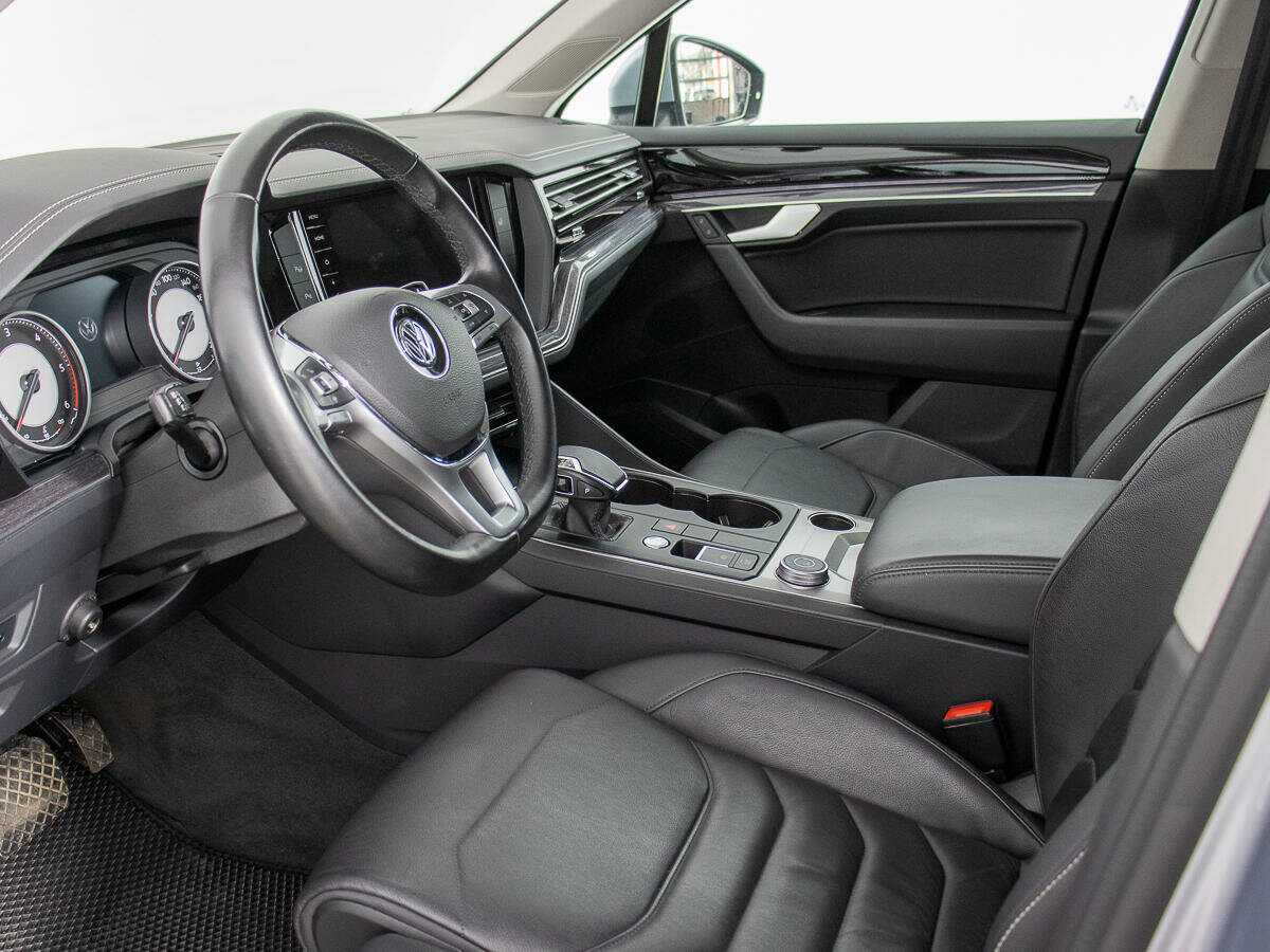 Volkswagen Touareg с пробегом — 2018 год. Фото: #8