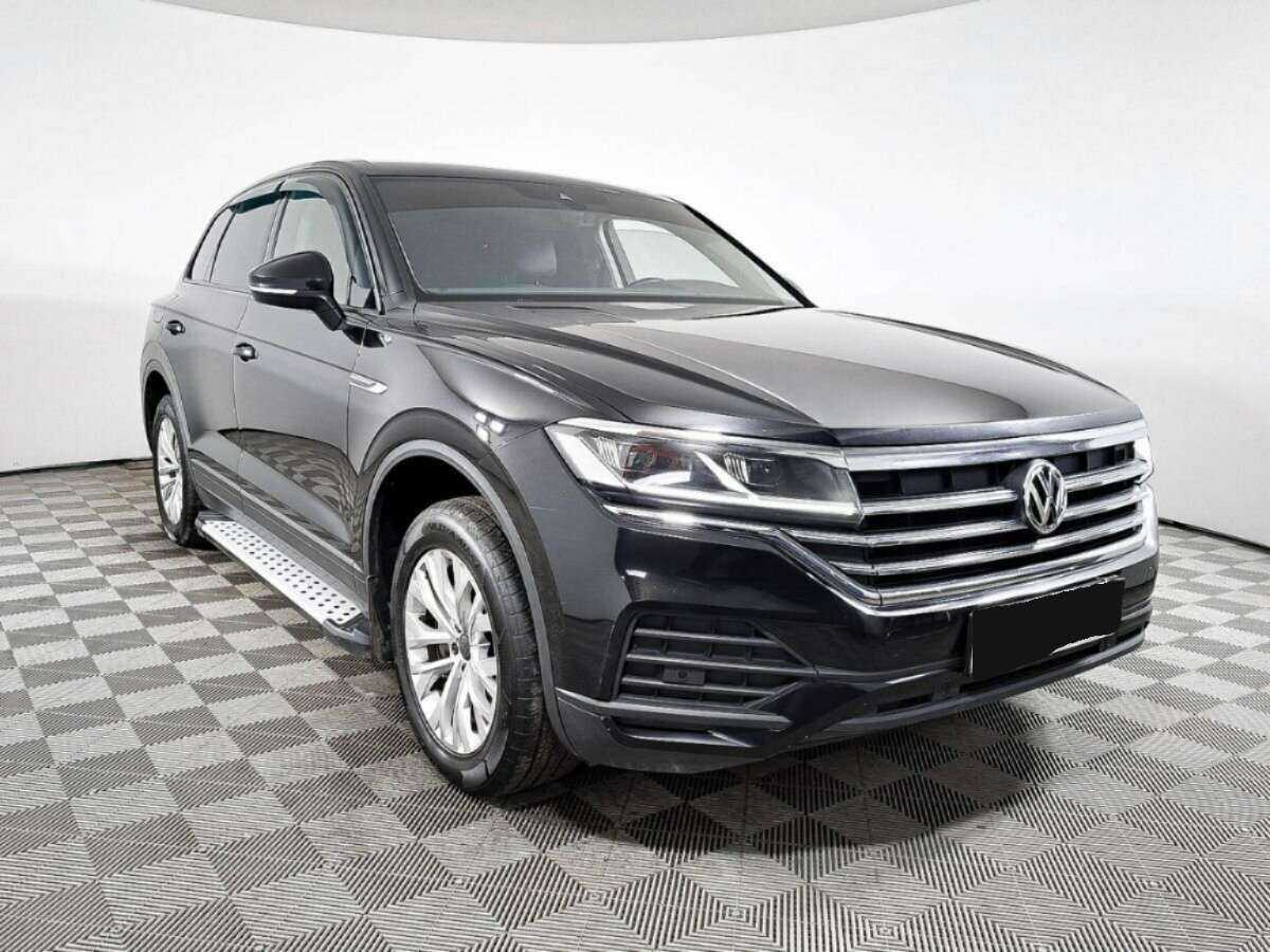 Volkswagen Touareg с пробегом — 2018 год. Фото: #2