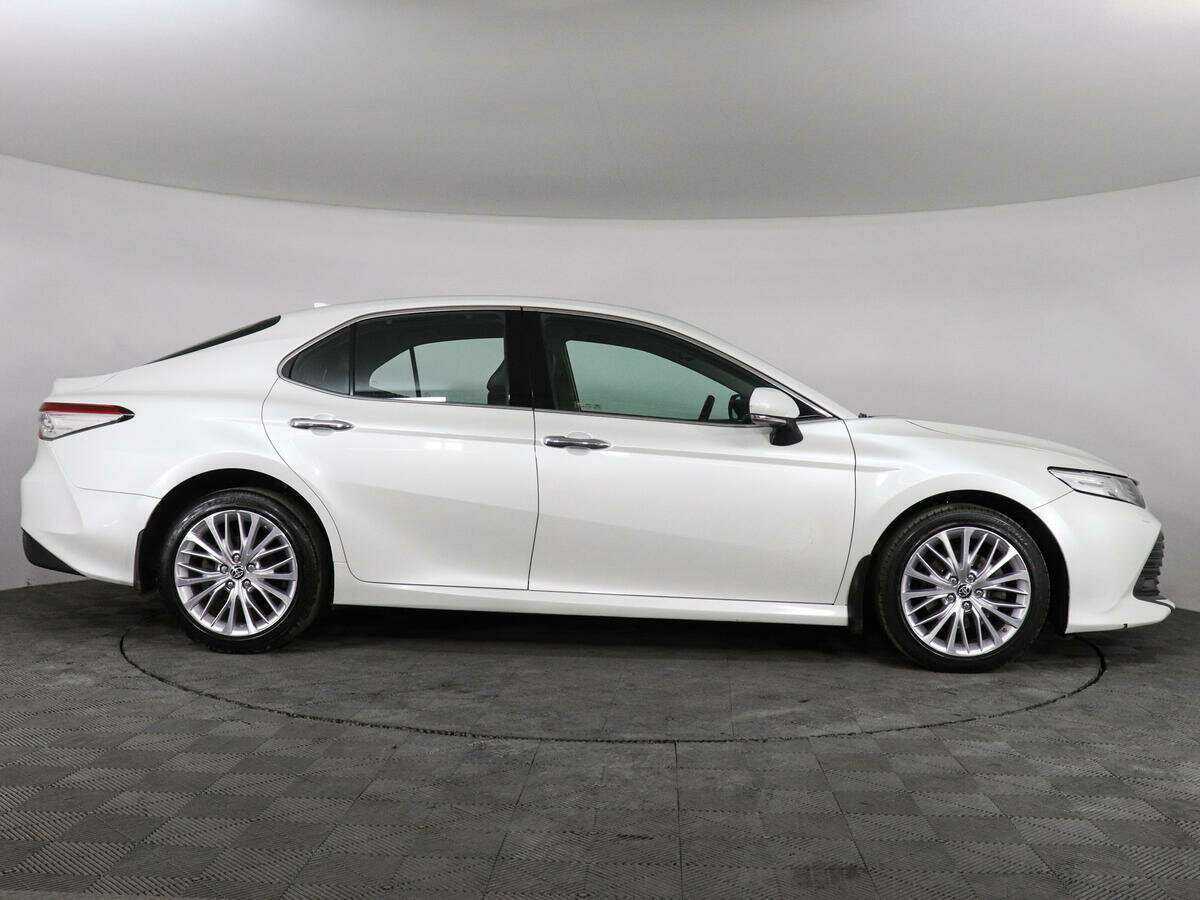 Toyota Camry с пробегом — 2021 год. Фото: #3