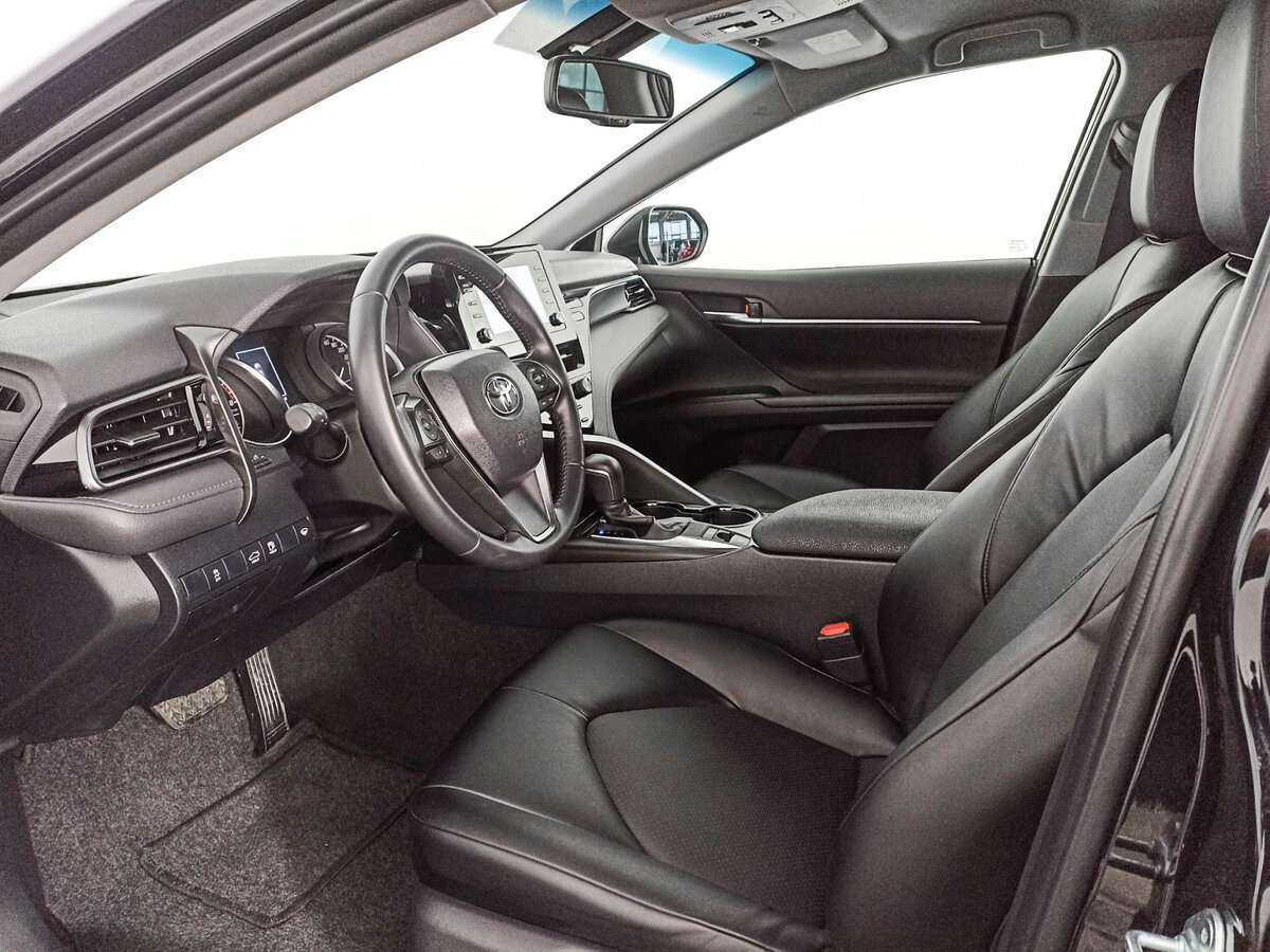 Toyota Camry с пробегом — 2021 год. Фото: #12