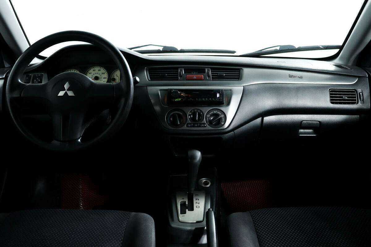 Mitsubishi Lancer с пробегом — 2006 год. Фото: #10