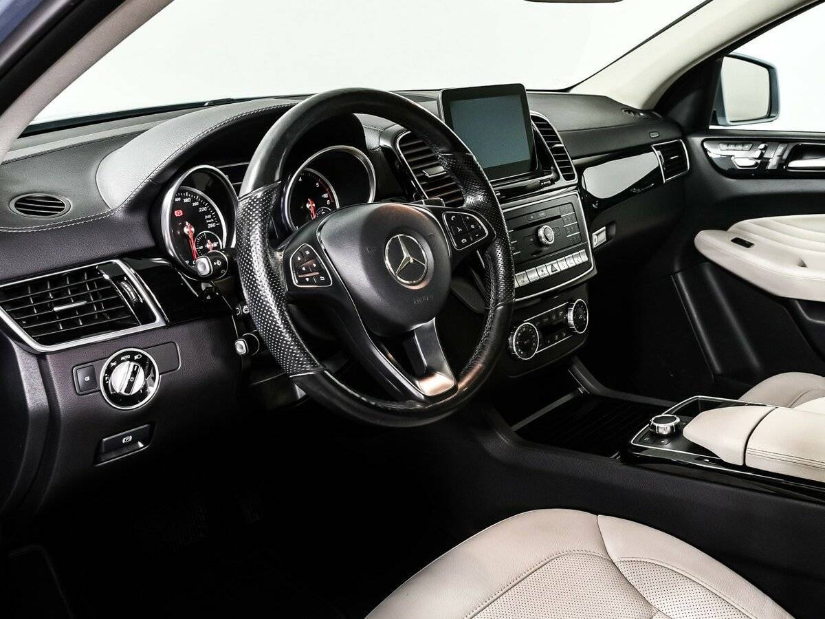 Mercedes-Benz GLE Coupe с пробегом — 2017 год. Фото: #11