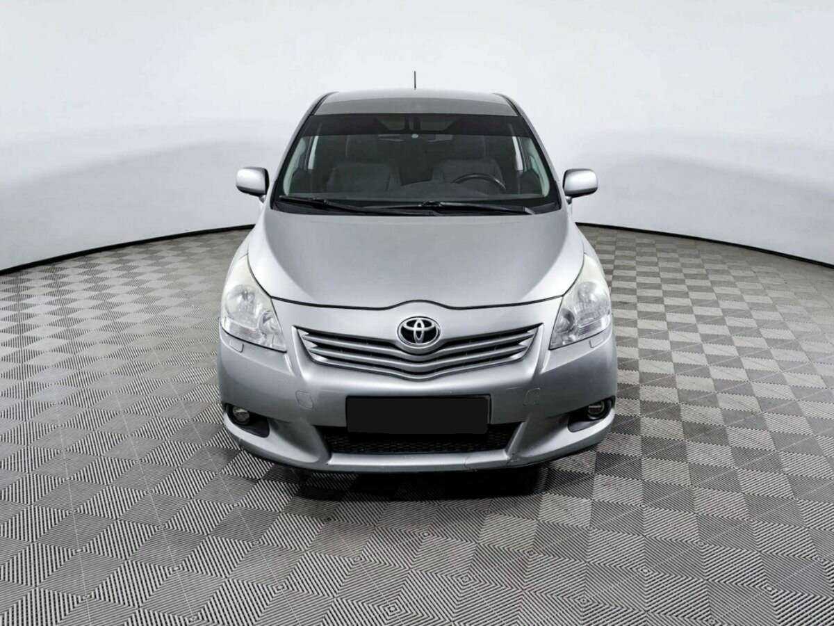 Toyota Verso с пробегом — 2012 год. Фото: #1