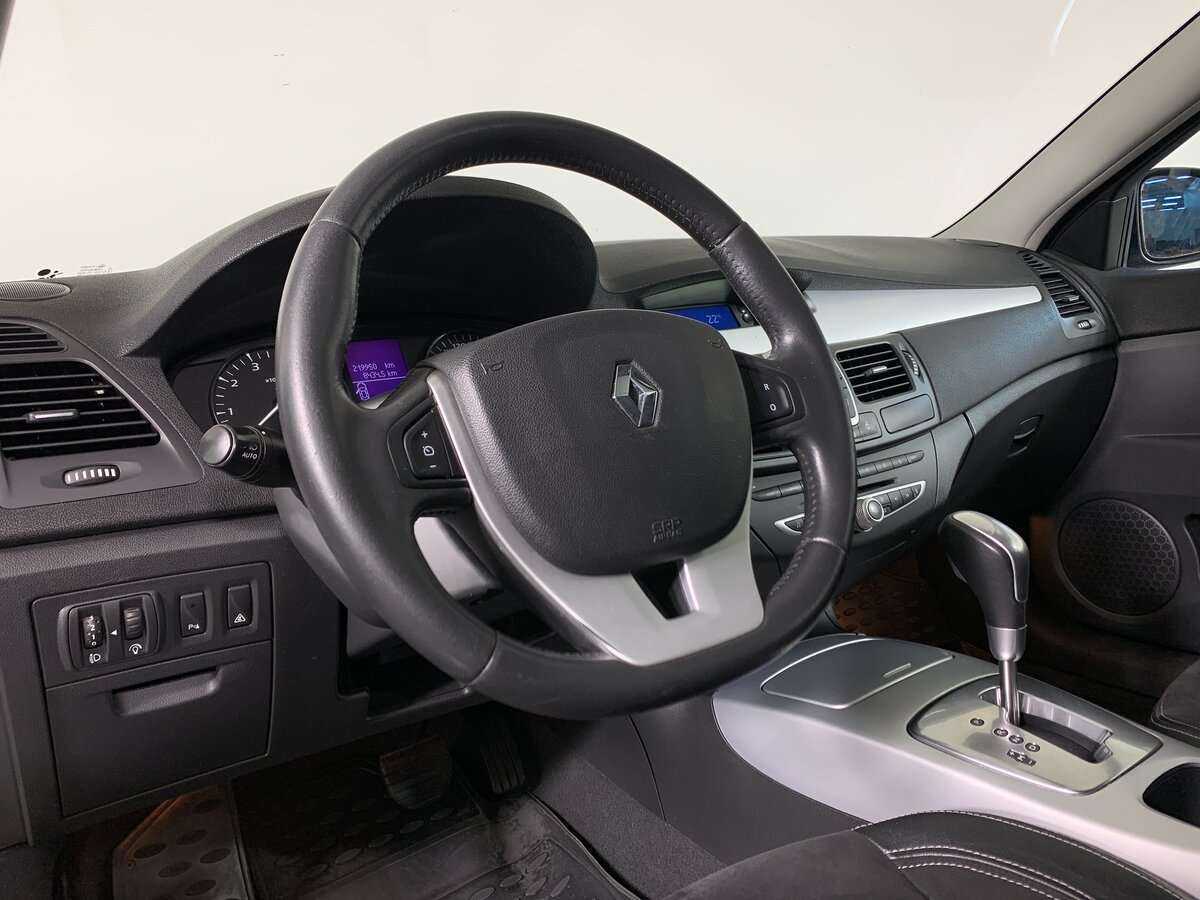 Renault Laguna с пробегом — 2008 год. Фото: #9
