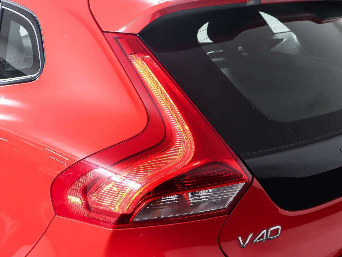 Volvo V40 Cross Country с пробегом — 2013 год. Фото: #21