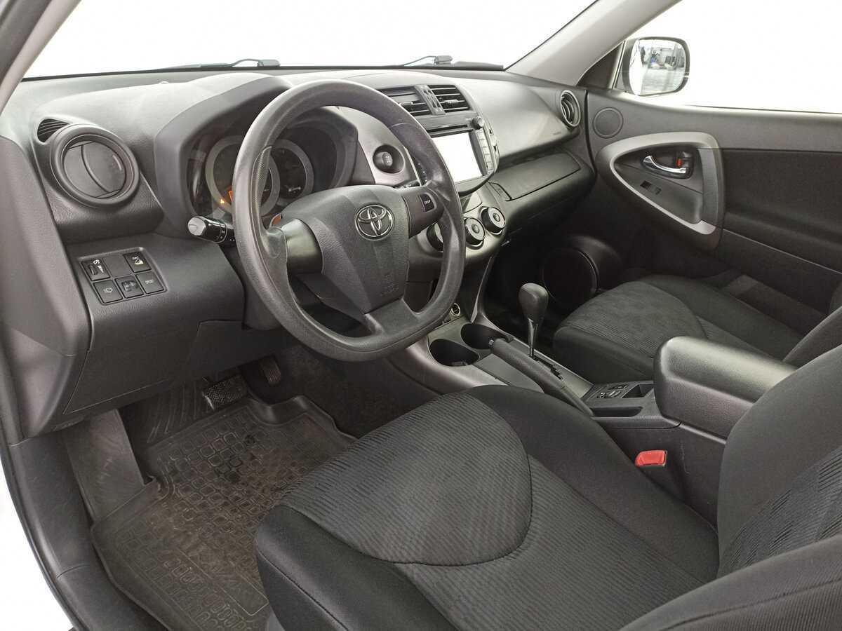 Toyota RAV4 с пробегом — 2012 год. Фото: #13