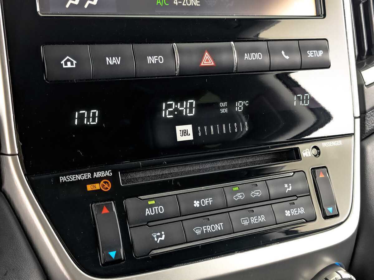 Toyota Land Cruiser с пробегом — 2017 год. Фото: #22