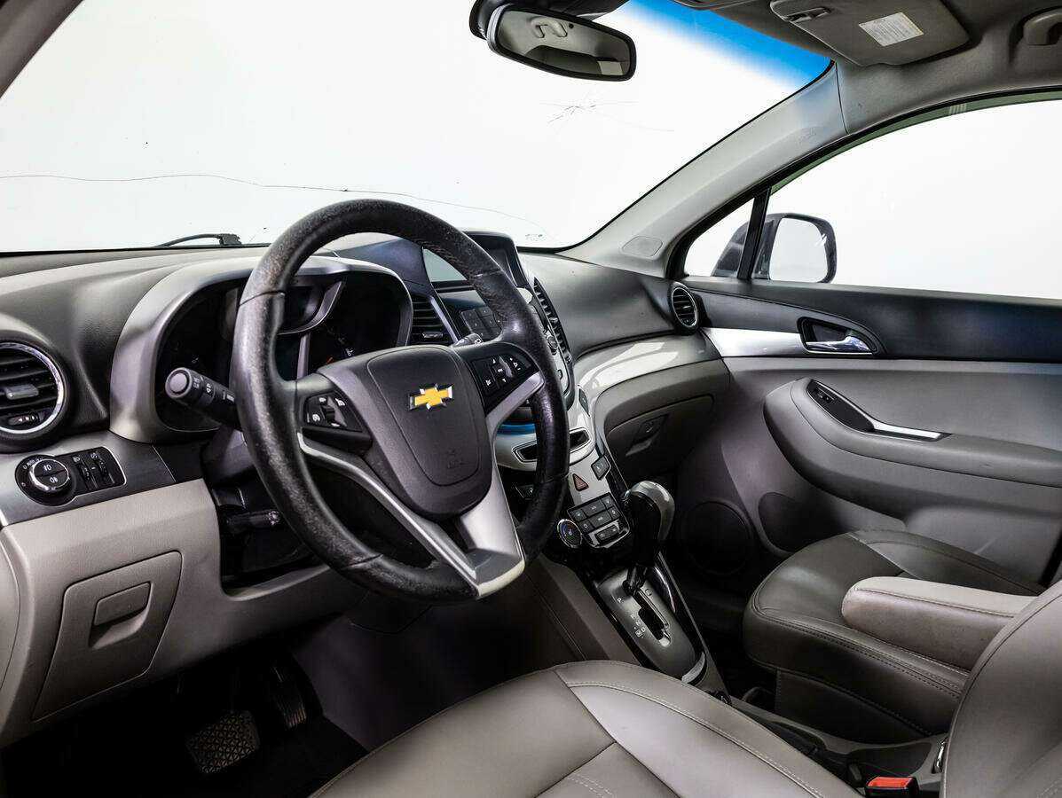Chevrolet Orlando с пробегом — 2012 год. Фото: #8