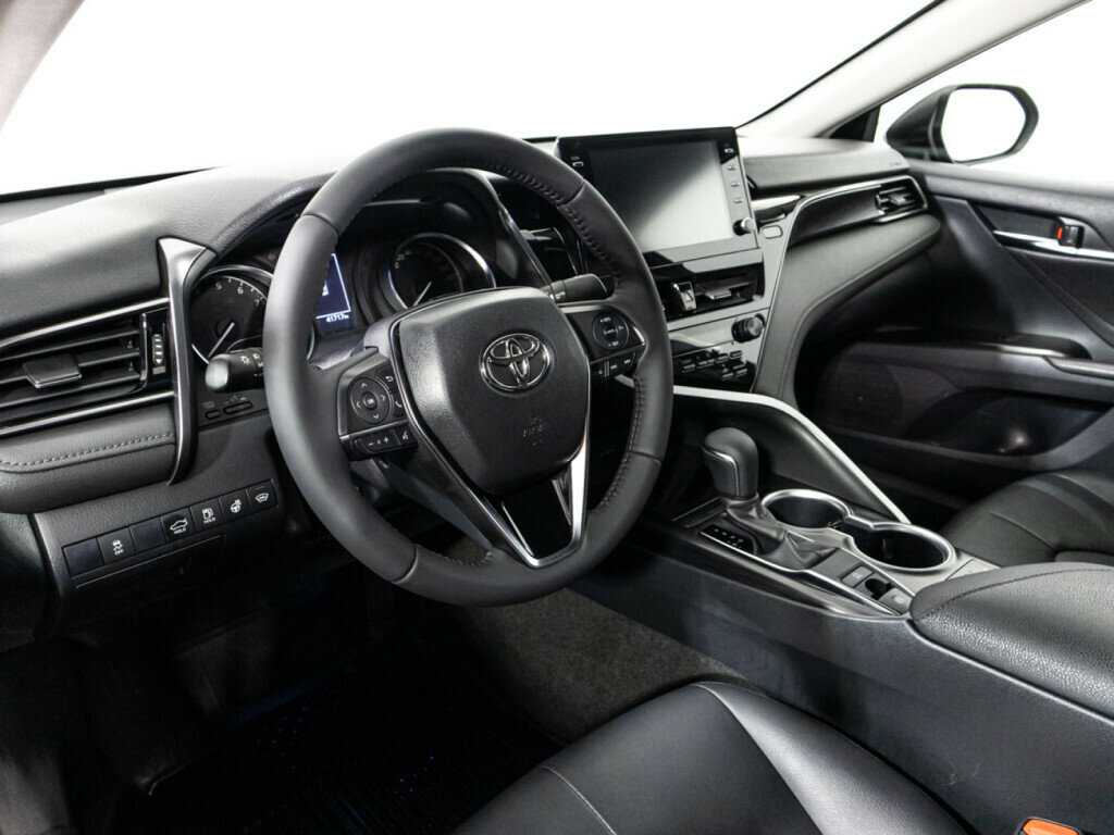 Toyota Camry с пробегом — 2021 год. Фото: #10