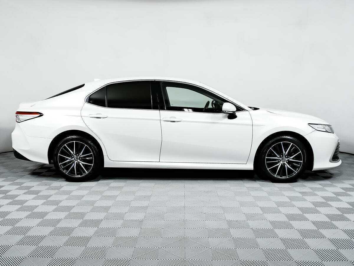 Toyota Camry с пробегом — 2021 год. Фото: #3