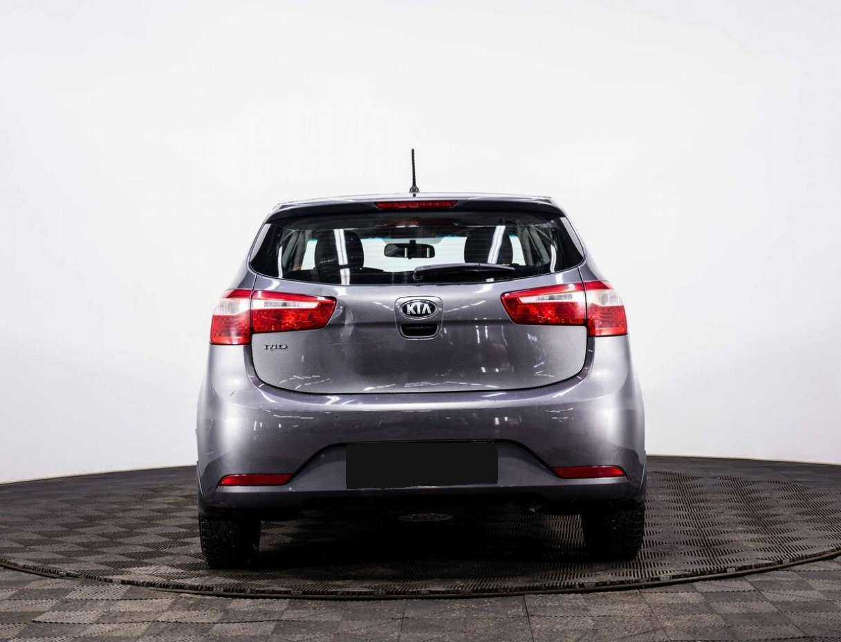 Kia Rio с пробегом — 2013 год. Фото: #4
