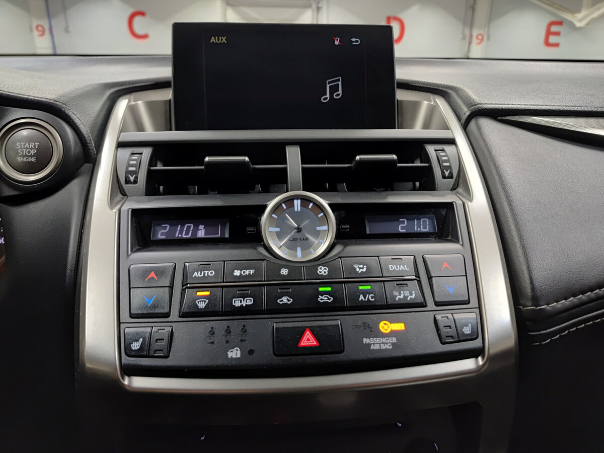 Lexus NX с пробегом — 2014 год. Фото: #14