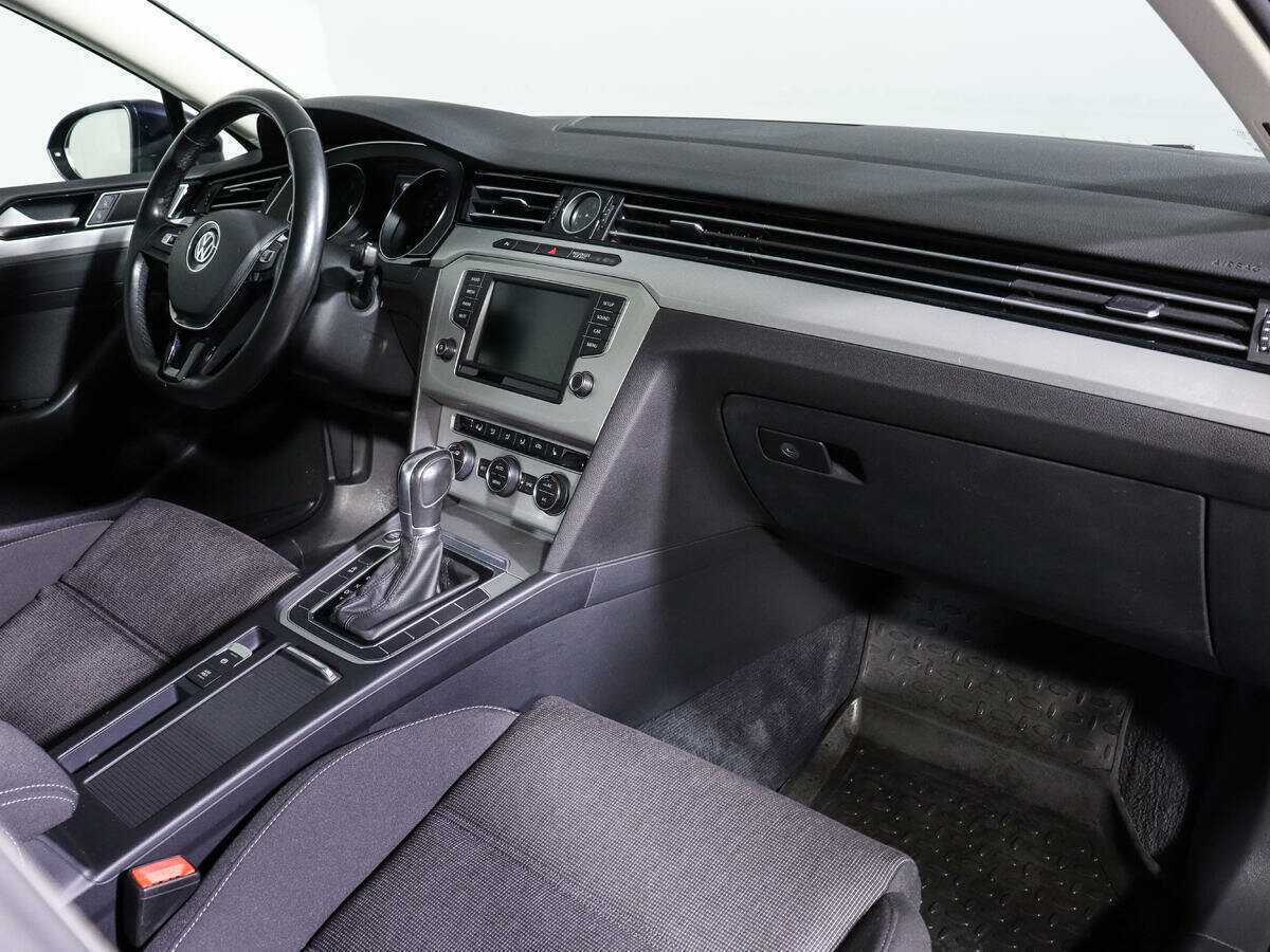 Volkswagen Passat с пробегом — 2016 год. Фото: #7