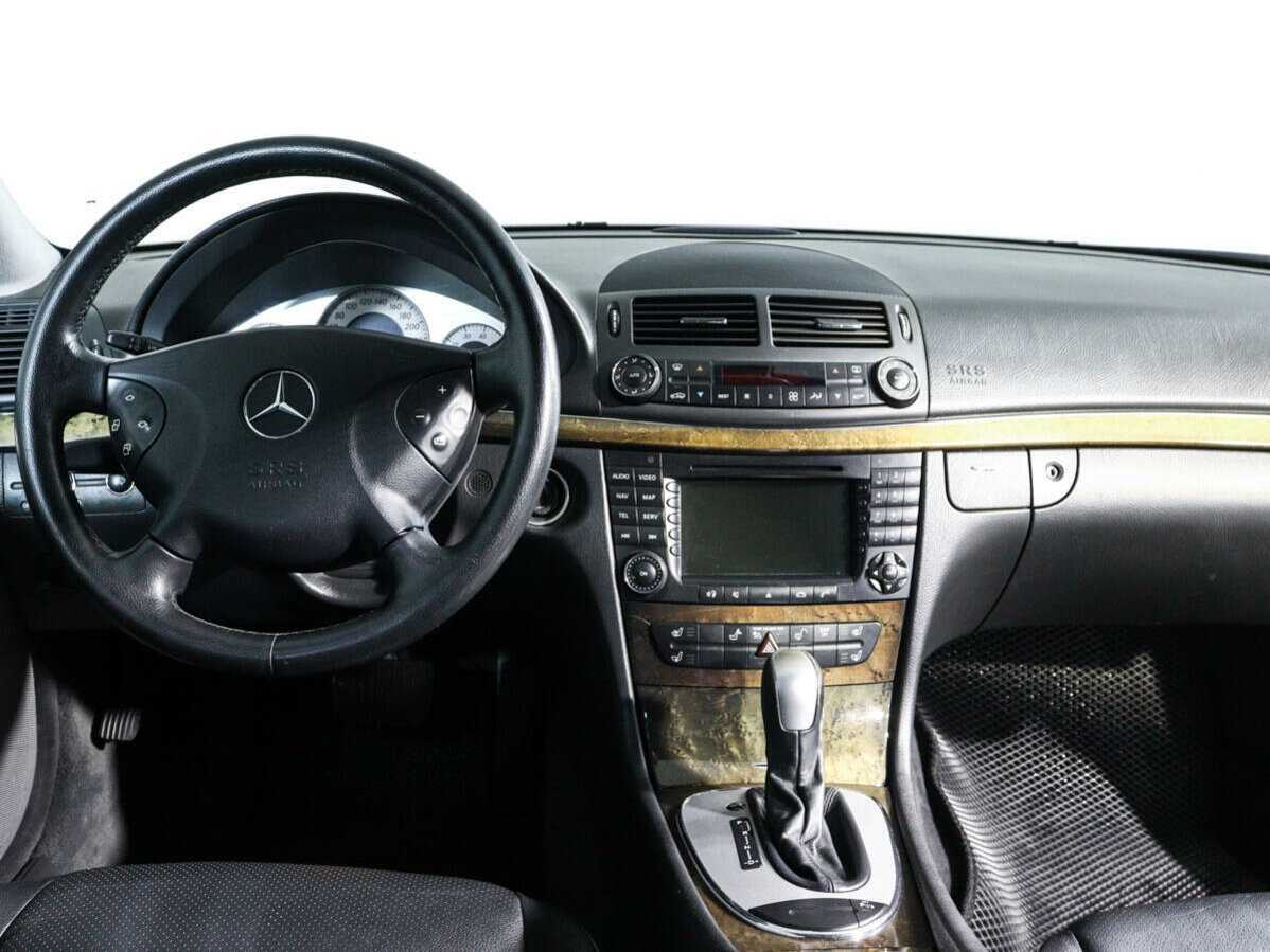 Mercedes-Benz E-Класс с пробегом — 2005 год. Фото: #10