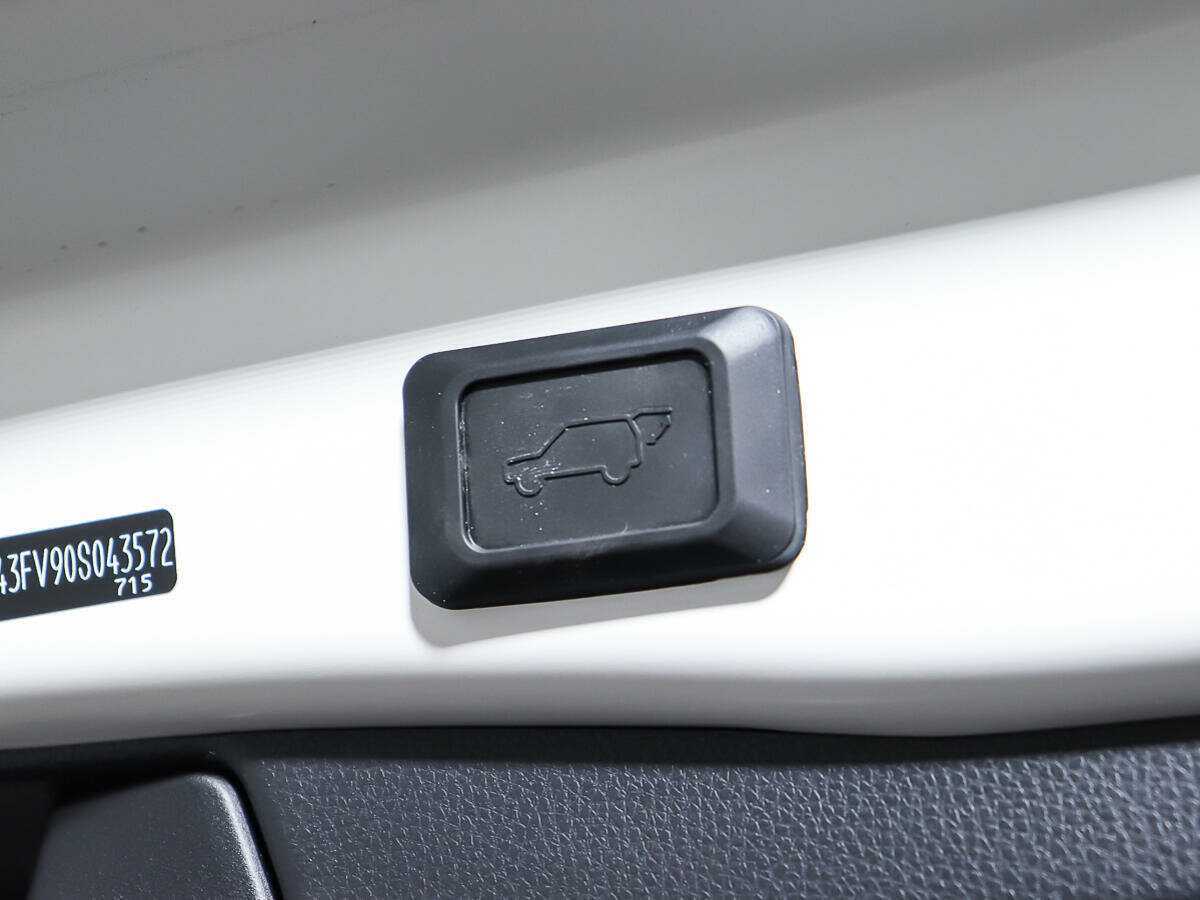 Toyota RAV4 с пробегом — 2022 год. Фото: #17