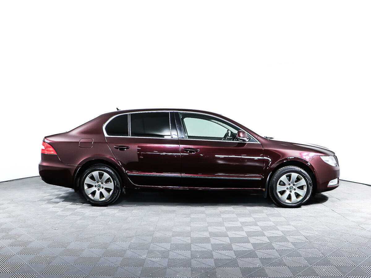 Skoda Superb с пробегом — 2010 год. Фото: #3