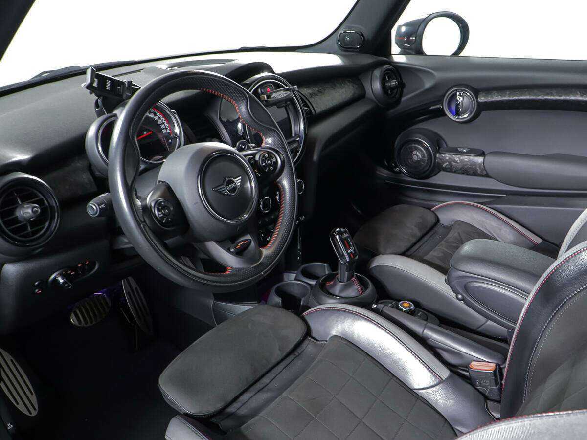 Mini Hatch с пробегом — 2020 год. Фото: #13