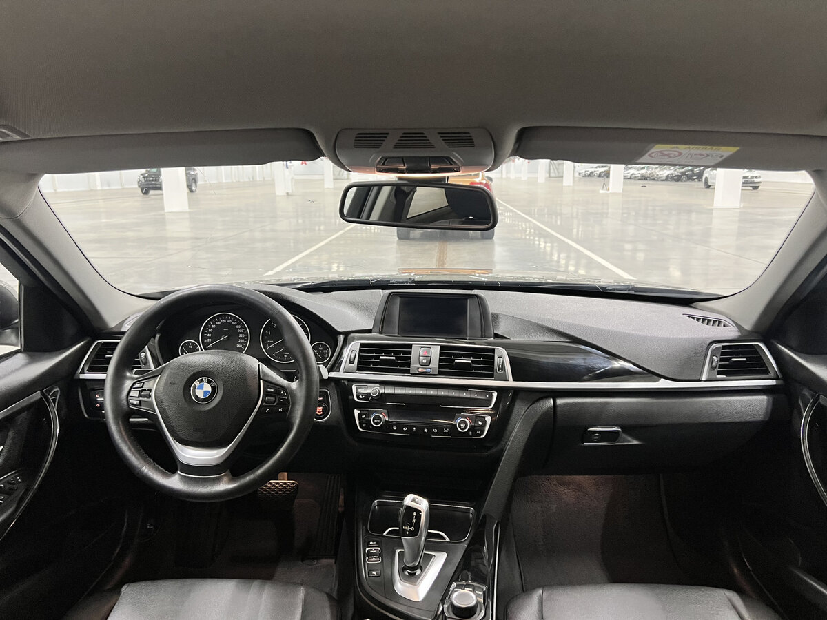 BMW 3 серии с пробегом — 2018 год. Фото: #13