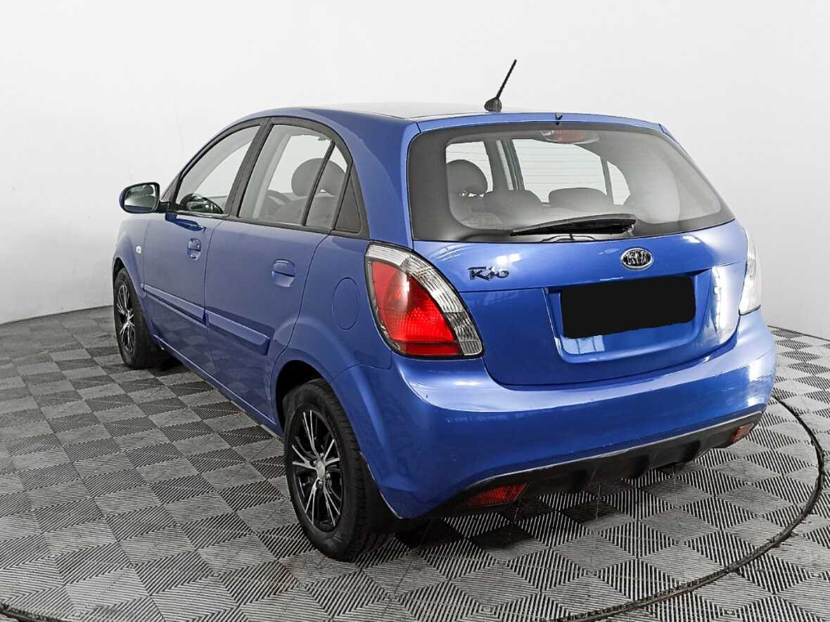 Kia Rio с пробегом — 2010 год. Фото: #6