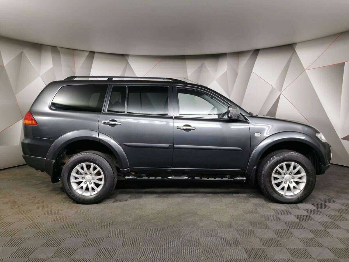 Mitsubishi Pajero Sport с пробегом — 2011 год. Фото: #5