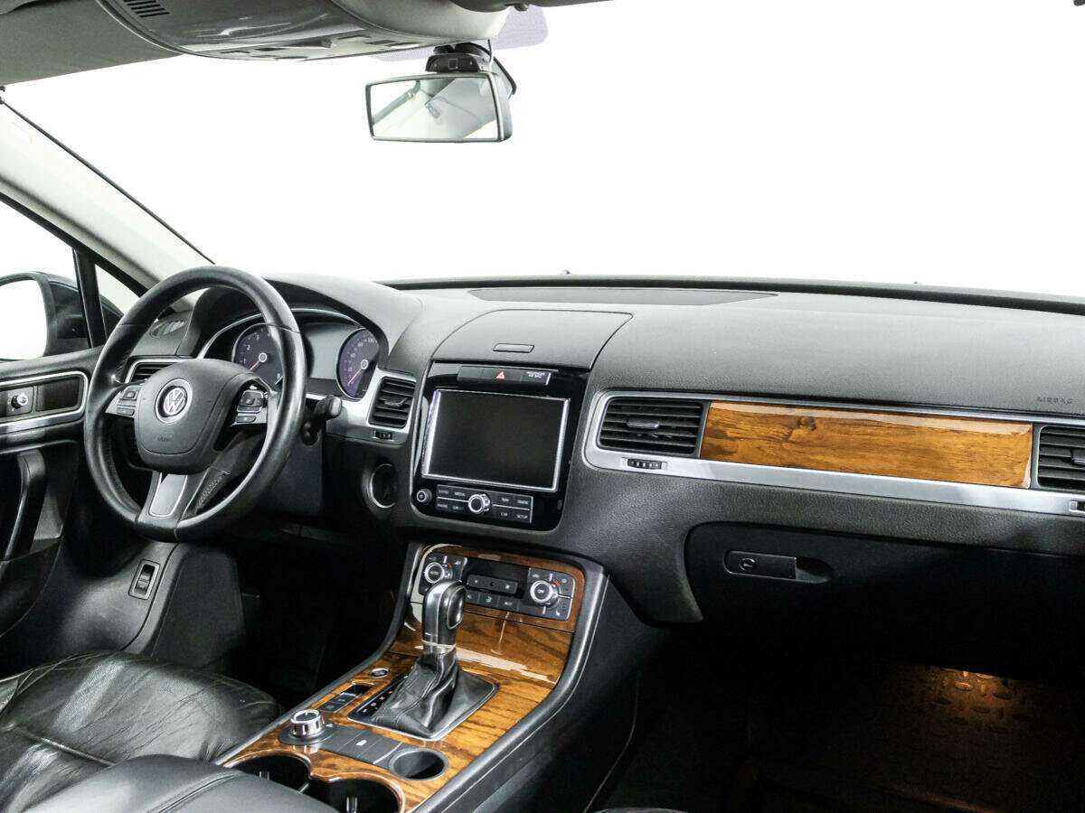 Volkswagen Touareg с пробегом — 2011 год. Фото: #8