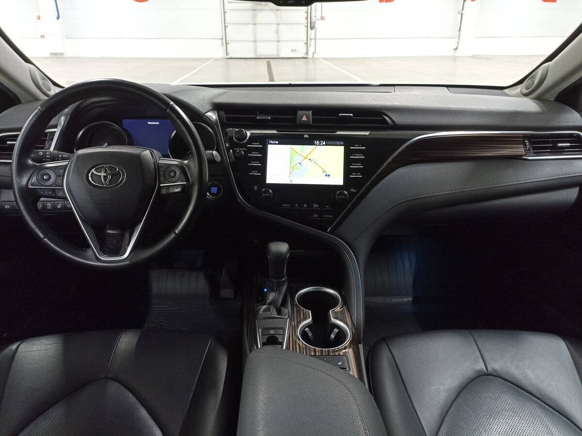 Toyota Camry с пробегом — 2019 год. Фото: #13